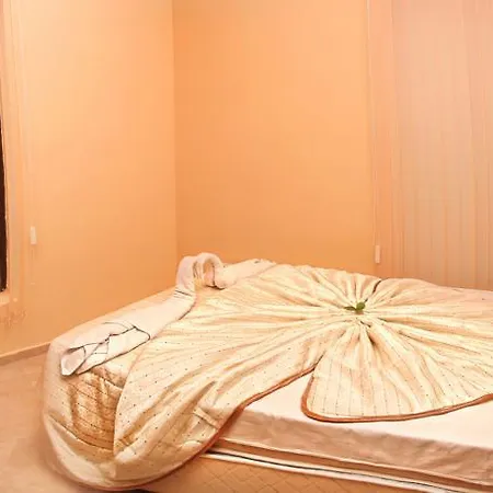 Gallery Suites Apartament *