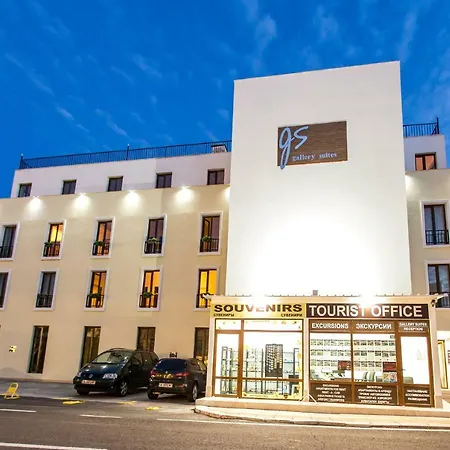 Gallery Suites *